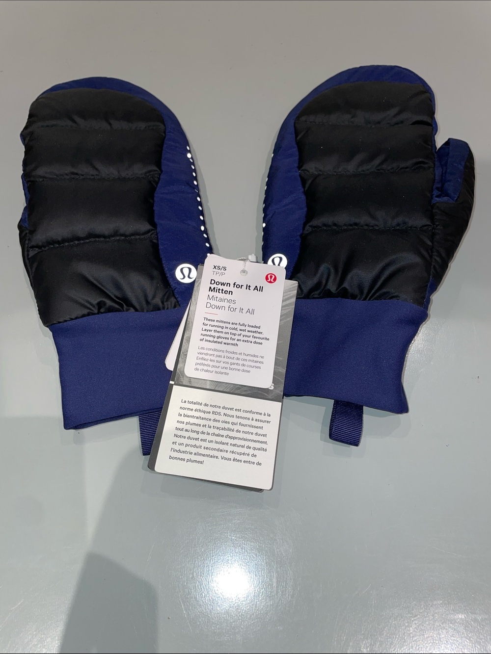 Lululemon down for it all mitten NWT SIZE XS